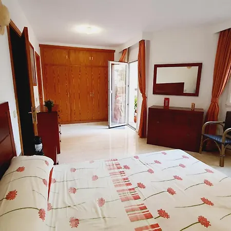 Mama Conchi 4 People In Palma Holiday home El Arenal (Mallorca)